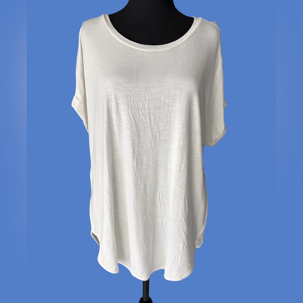 Soma White Short Sleeve Scoop Neck Tee
